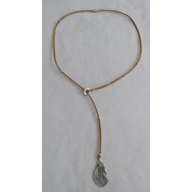 Collier coulissant plume